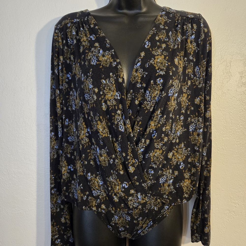✨️SALE✨️Free People Long Sleeve Floral Bodysuit